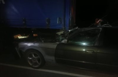 Нетрезвый водитель BMW врезался в грузовик на трассе
