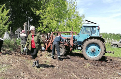 Добровольцы из Кокошино навели порядок на сельском кладбище