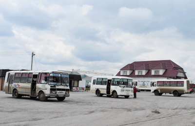 Автобусные рейсы отменяют в Чулыме из-за нехватки водителей