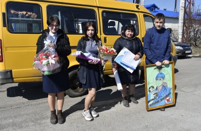 Ученики Кабинетной школы своими руками сделали подарки для Чулымских врачей