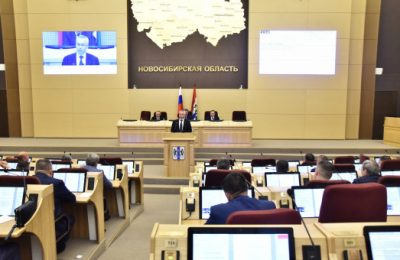 Губернатор Андрей Травников подписал постановление о снятии коронавирусных ограничений