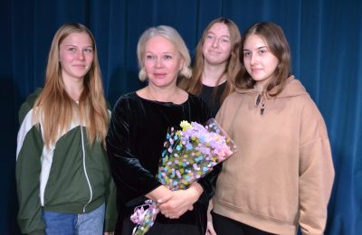 Елена Валюшкина собрала аншлаг в чулымском Доме культуры