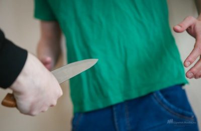 Женщина ударила сожителя ножом в Чулыме