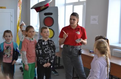 Автомотоцентр и ГИБДД провели День безопасности для чулымских школьников