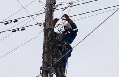 Специалисты Чулымских  электросетей восстановили электроснабжение в Доволенском районе