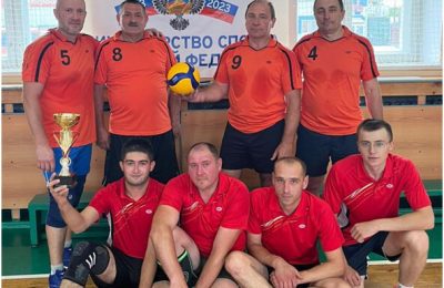 «Молодёжь» обыграла «Ветеранов» в волейбольном турнире
