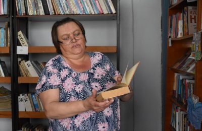 Книги на дом приносят библиотекари в Кокошино