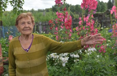 «Немного тружусь». Жительнице Серебрянки исполнилось 90 лет