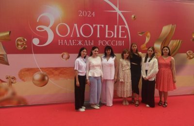 Андрей Травников поздравил Чулымских выпускников с успешных окончанием школы