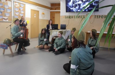 Премьера театральной постановки о войне состоялась в Чулымской библиотеке