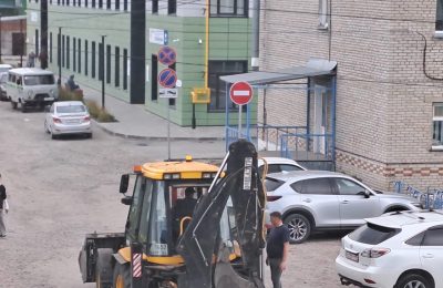 Дорогу возле новой поликлиники в Чулыме сделали односторонней
