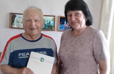 Почетный житель Чулыма принимает поздравления с 95-летием