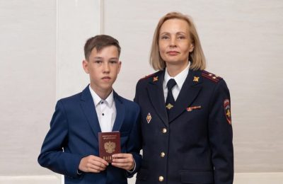 Чулымские подростки получили свои первые паспорта в День России