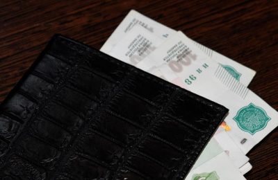 Украла, выпила… Жительницу Чулыма будут судить за кражу денег у собутыльника