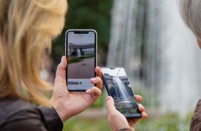 Как защитить смартфон от жары и воды летом