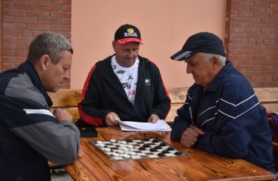 Для поддержки граждан старшего возраста
