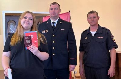 Паспорт гражданина России получили чулымские школьники в торжественной обстановке