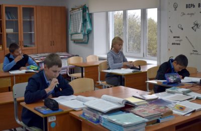 Старинные экспонаты и современное орборудование. Как живёт Чикманская школа