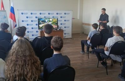 Дети из энергокружка познакомились с работой электросетей в Чулыме