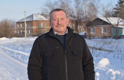 Очищенная вода бежит из кранов в Золотой Гриве