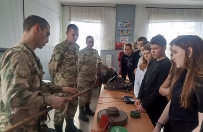 Урок мужества для чулымских школьников провели военные