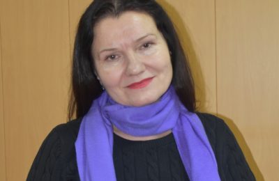 Учит французов русскому языку. О жизни во Франции рассказала уроженка Чулымского района