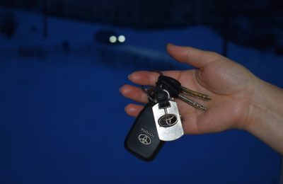 Без денег и без машины осталась покупательница залогового авто