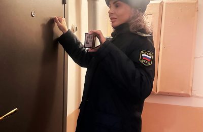 Судебные приставы обеспечили въезд законных владельцев в квартиру
