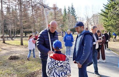 «Единая Россия» в Новосибирской области организовала субботник на Монументе Славы