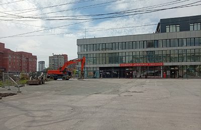 Уходит эпоха: ЦУМ в Новосибирске начали сносить