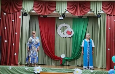 В Серебрянском СДК прошел праздничный концерт ко Дню семьи, любви и верности.