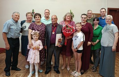 40 лет вместе: семью Ахвердиевых поздравили с рубиновым юбилеем