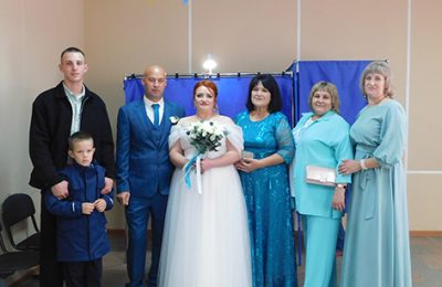 Чулымские молодожены проголосовали в день бракосочетания