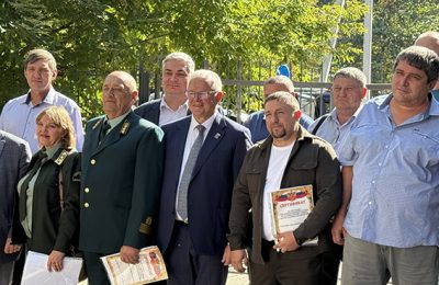 «Сибирский характер – это плечо товарища»: огнеборцам – заслуженные награды, лесхозам – технику по нацпроекту