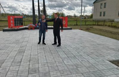 В селе Кабинетное завершены работы по благоустройству территорий у памятников героям Великой Отечественной войны и специальной военной операции